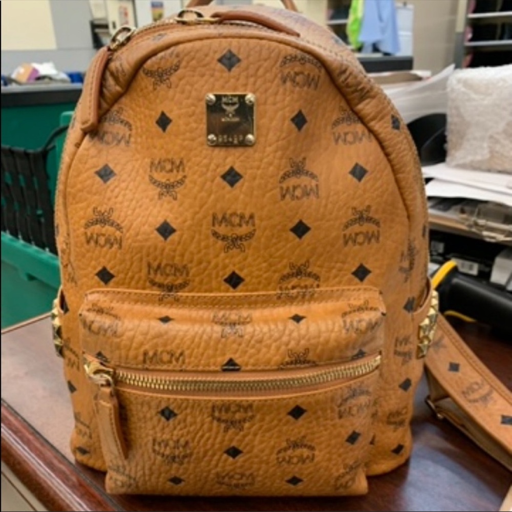 Mcm medium stud backpack